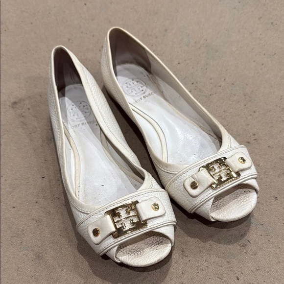 Tory Burch Cream Peep Toe Flats with Gold Accent - Picture 1 of 5